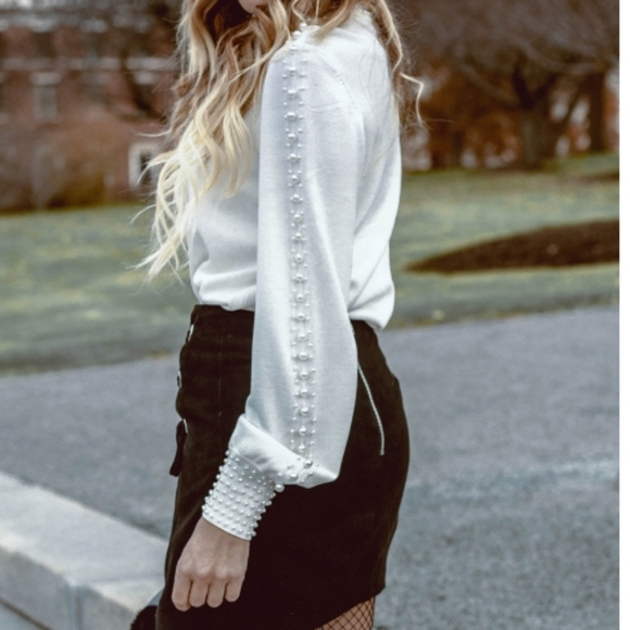 Beaded sweater - Picture 3 of 9